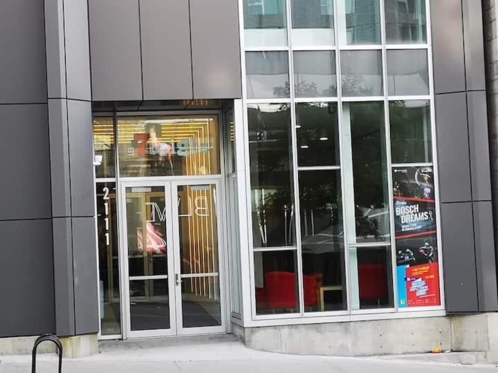 Great Location Large Kings Downtown * Montréal