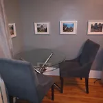 Great Location Large Kings Downtown Montreal