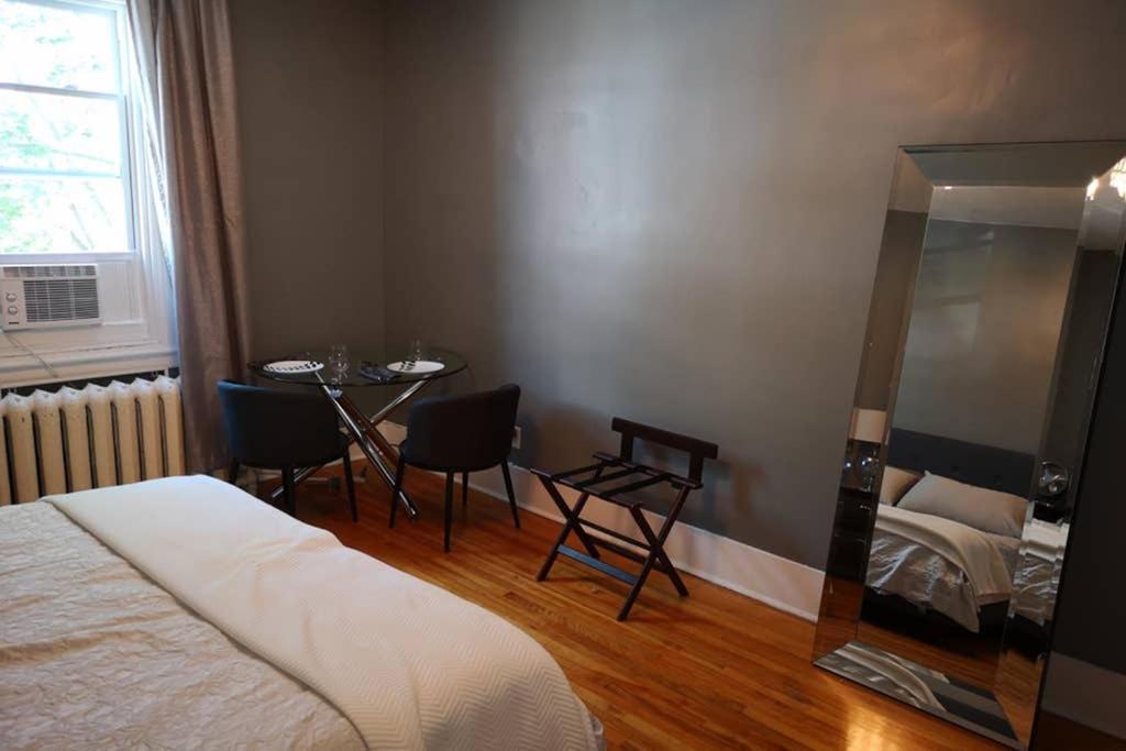 Great Location Large Kings Downtown Apartamento