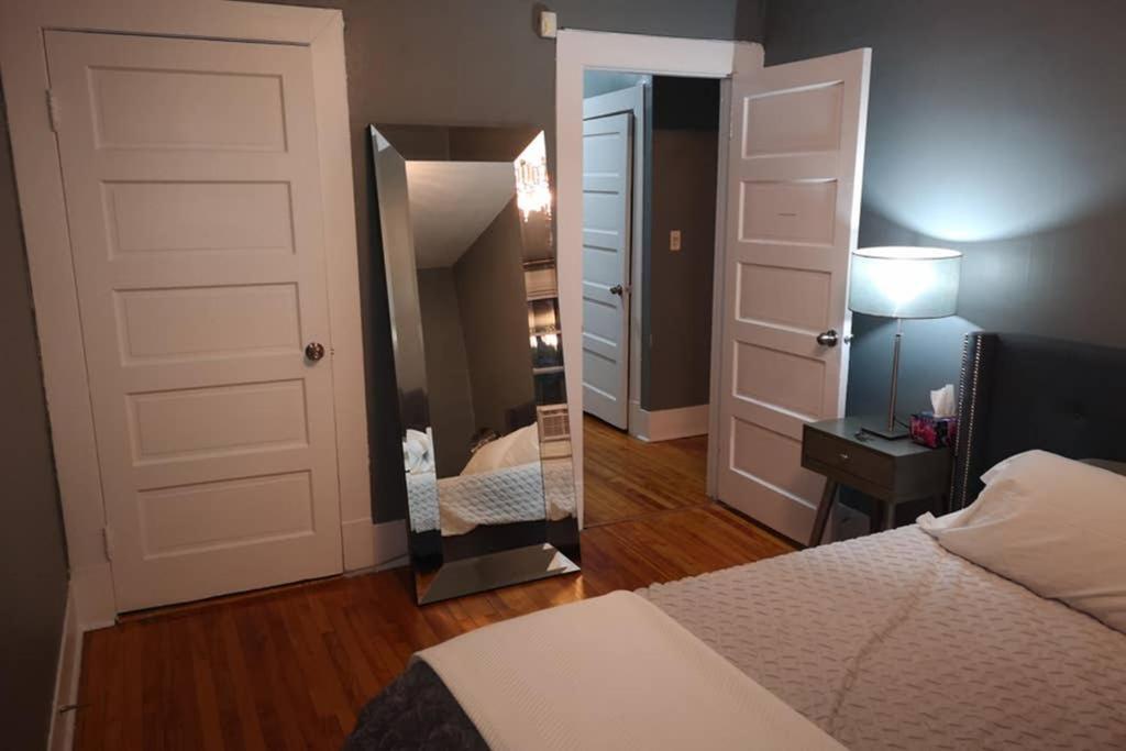 Apartamento Great Location Large Kings Downtown Montreal